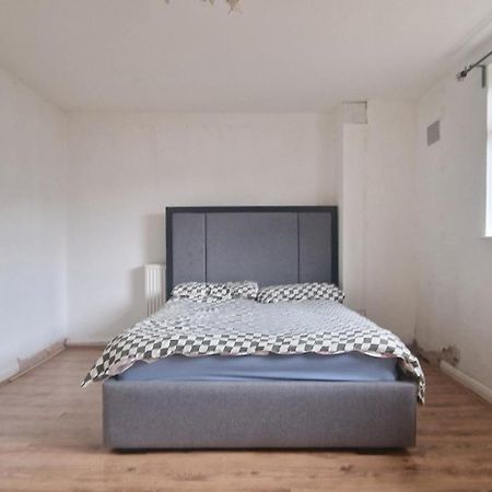 Ritz Place 2 Northolt  Екстер'єр фото