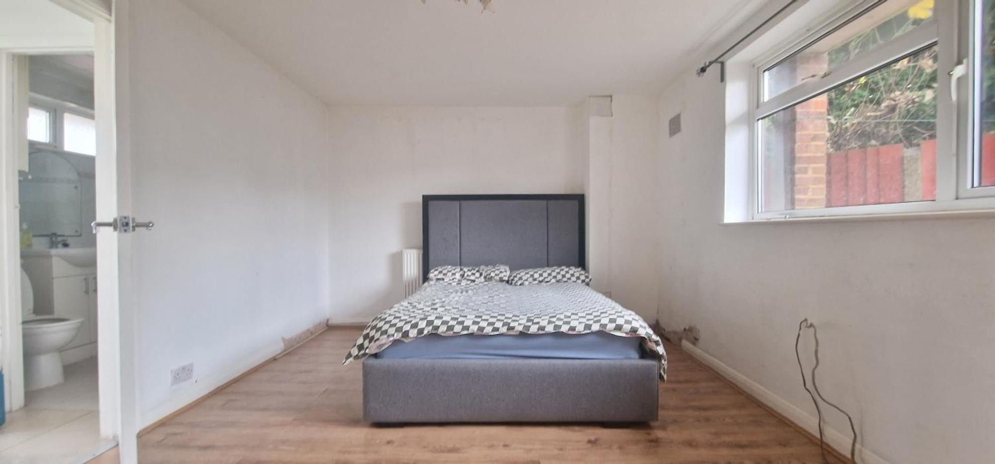 Ritz Place 2 Northolt  Екстер'єр фото